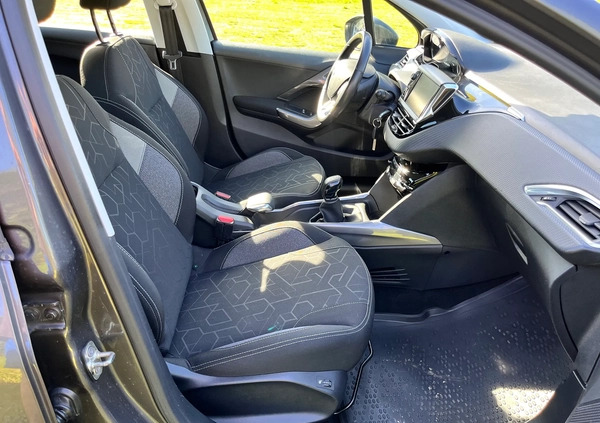 Peugeot 2008 cena 38999 przebieg: 136500, rok produkcji 2017 z Puławy małe 211